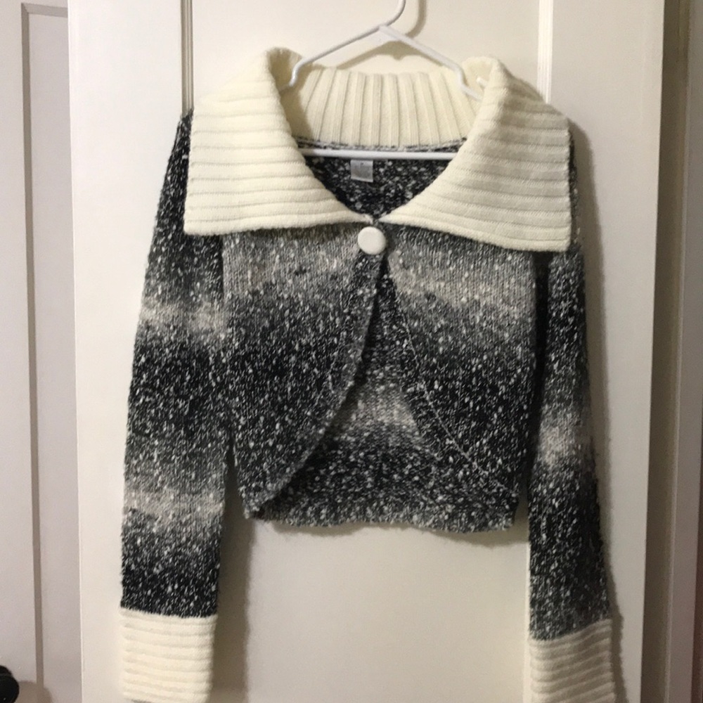 Alberto Makali Shrug